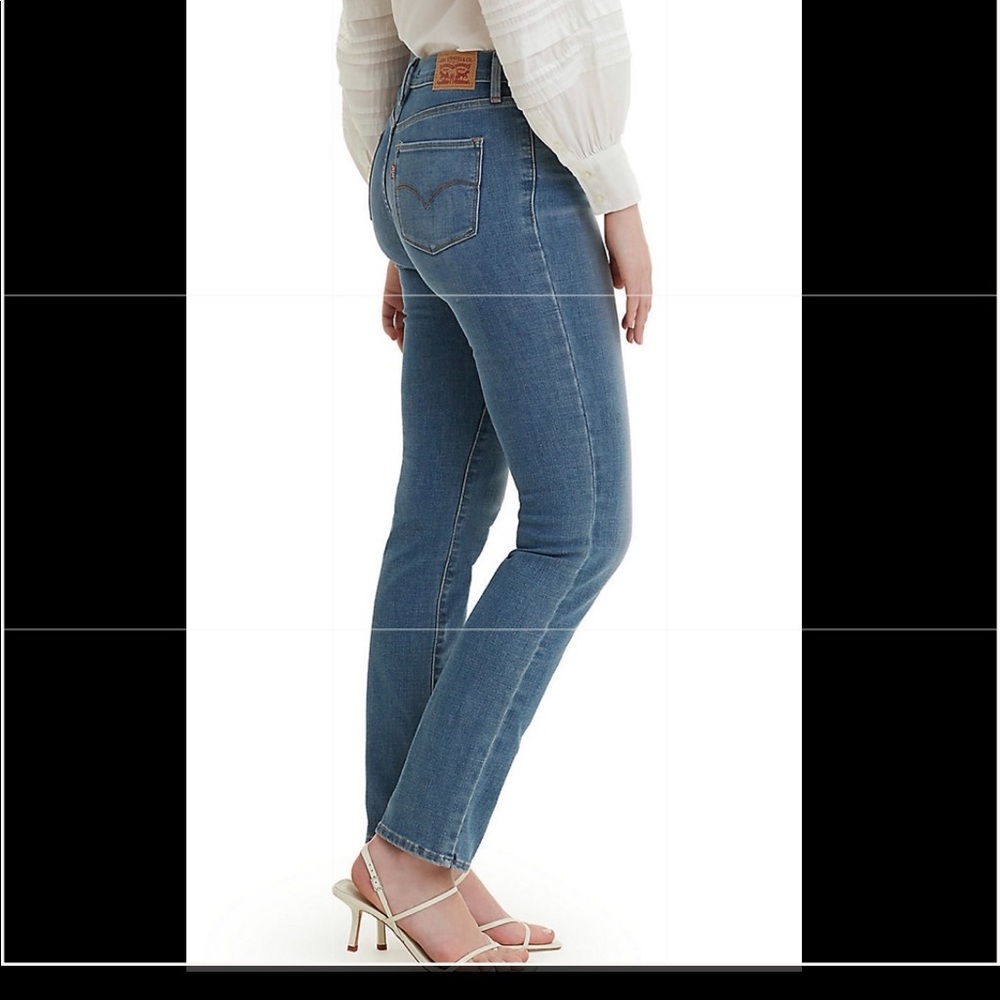 Levi’s 312 Jeans